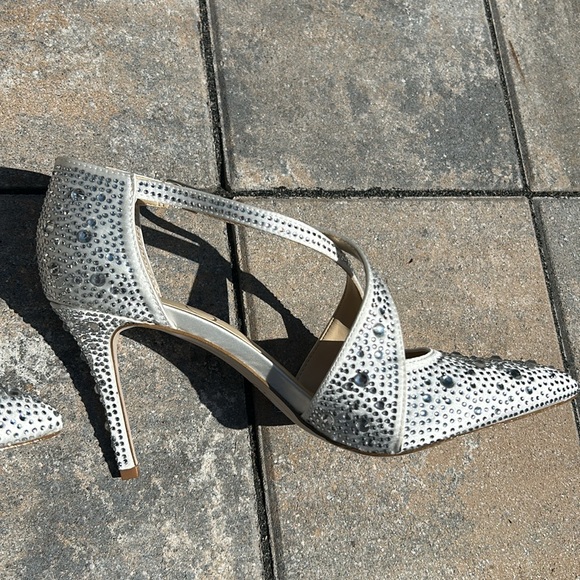 Jessica Simpson white accile heels - Picture 5 of 12